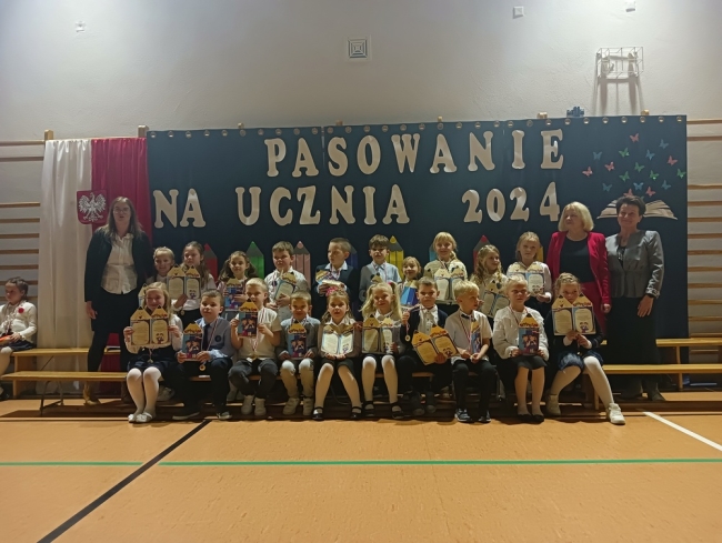 Pasowanie uczniów klas pierwszych