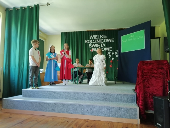 Akademia z okazji Świąt Majowych dla uczniów klas I-III