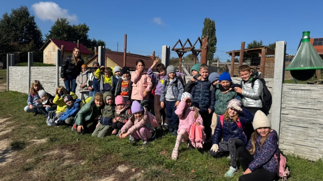 Wycieczka uczniów klas pierwszych do Chwalimierza
