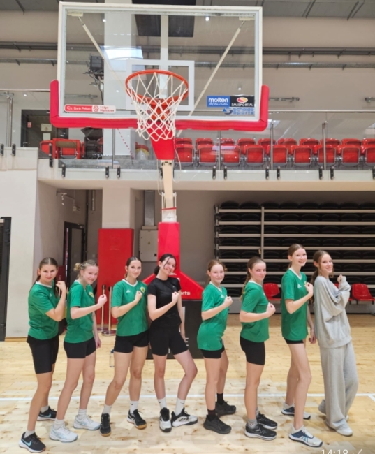 II miejsce dziewcząt w eliminacjach strefy Wrocław Zachód w koszykówce