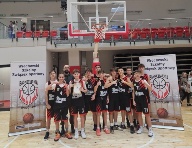 I miejsce chłopców w eliminacjach strefy Wrocław Zachód w koszykówce
