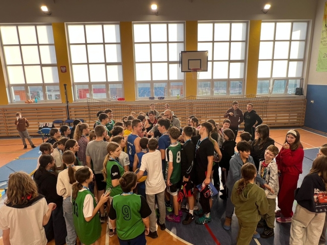I Międzyszkolny Mikołajkowy Turniej Koszykówki 3x3 w naszej szkole