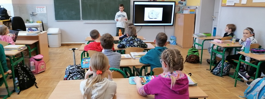 Uczeń klasy 2b Jakub Linke przeprowadził lekcję o minerałach