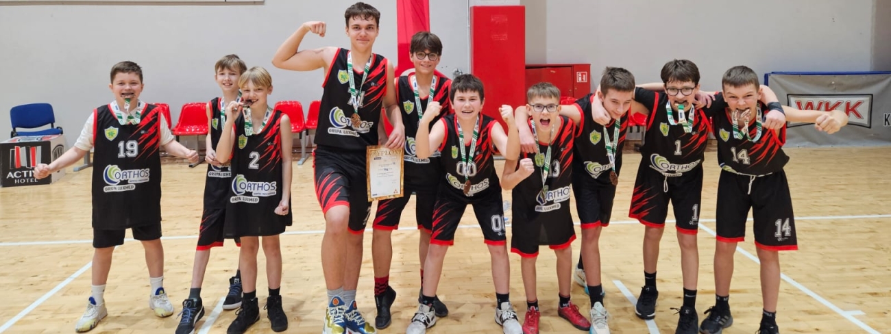 Brązowy Medal chłopców w Mistrzostwach Wrocławia dzieci w koszykówce szkół podstawowych