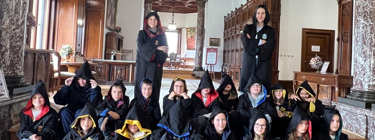 Wycieczka integracyjna klas 4a, 4c i 4e do zamku Moszna