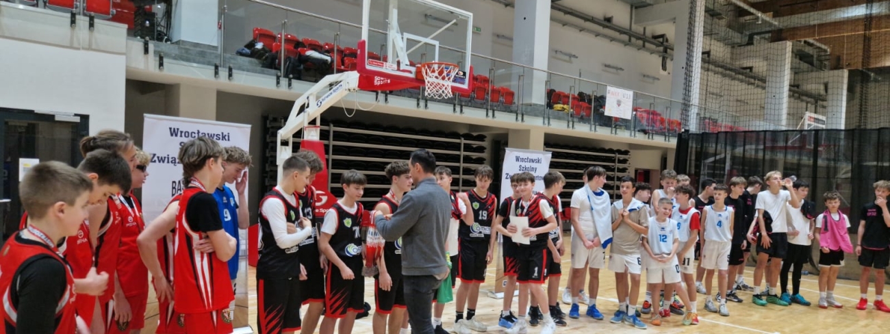 SP  95 wicemistrzem Wrocławia w koszykówce chłopców!