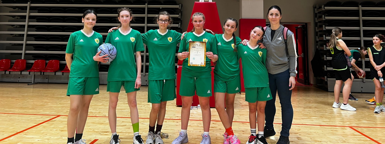 V miejsce naszych uczennic  w Finałach Mistrzostw Wrocławia w Koszykówce Dzieci