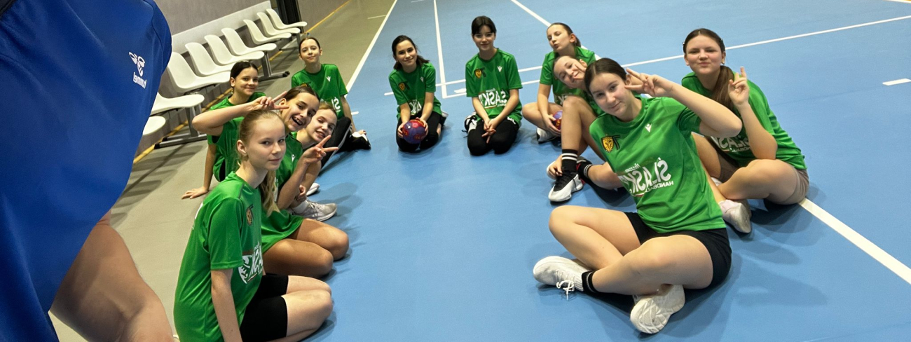 Towarzyski turniej piłki ręcznej – cenne doświadczenie naszych uczennic