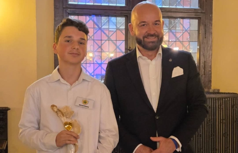 Patryk Plajzer z klasy VIII B wśród "Ośmiu Wspaniałych"!