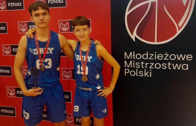 Franciszek Łapeta i Szymon Meszczyński brązowymi medalistami Mistrzostw Polski w koszykówce!