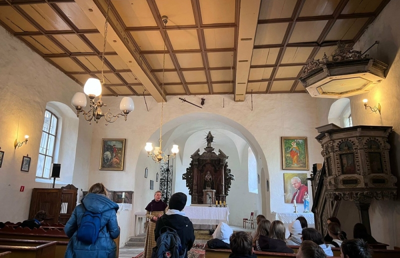 Wycieczka uczniów klasy 7a do Wlenia