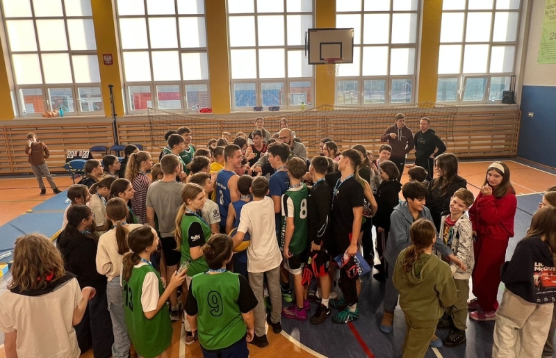 I Międzyszkolny Mikołajkowy Turniej Koszykówki 3x3 w naszej szkole