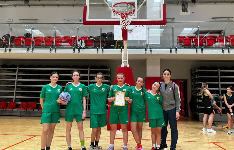 V miejsce naszych uczennic  w Finałach Mistrzostw Wrocławia w Koszykówce Dzieci